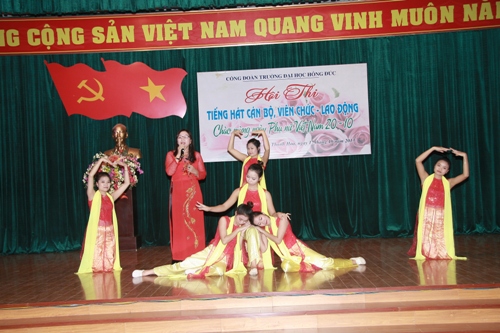 Công đoàn Trường Đại học Hồng Đức tổ chức Hội thi tiếng hát CBVC-LĐ chào mừng kỷ niệm 83 năm ngày Phụ nữ Việt Nam