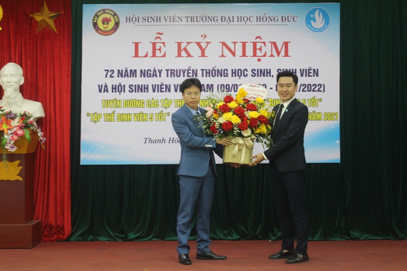 Lễ kỷ niệm 72 năm ngày truyền thống Học sinh Sinh viên và Hội Sinh viên Việt Nam, tuyên dương sinh viên đạt Giải thưởng “Sao tháng giêng”, danh hiệu “Sinh viên 5 tốt” năm 2021