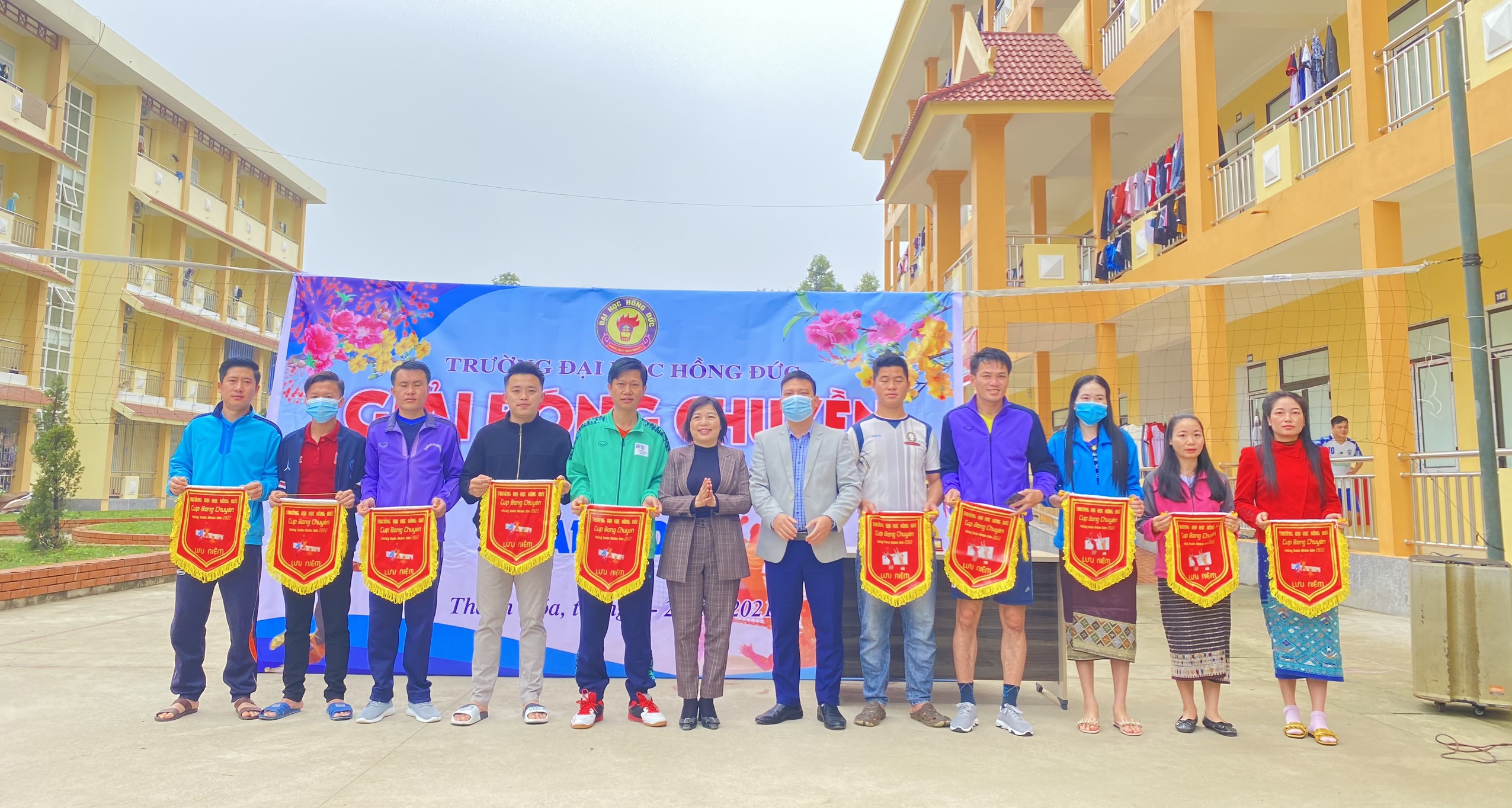 Đoàn trường tổ chức Giải bóng chuyền Mừng Xuân Nhâm Dần 2022 cho Lưu học sinh Lào