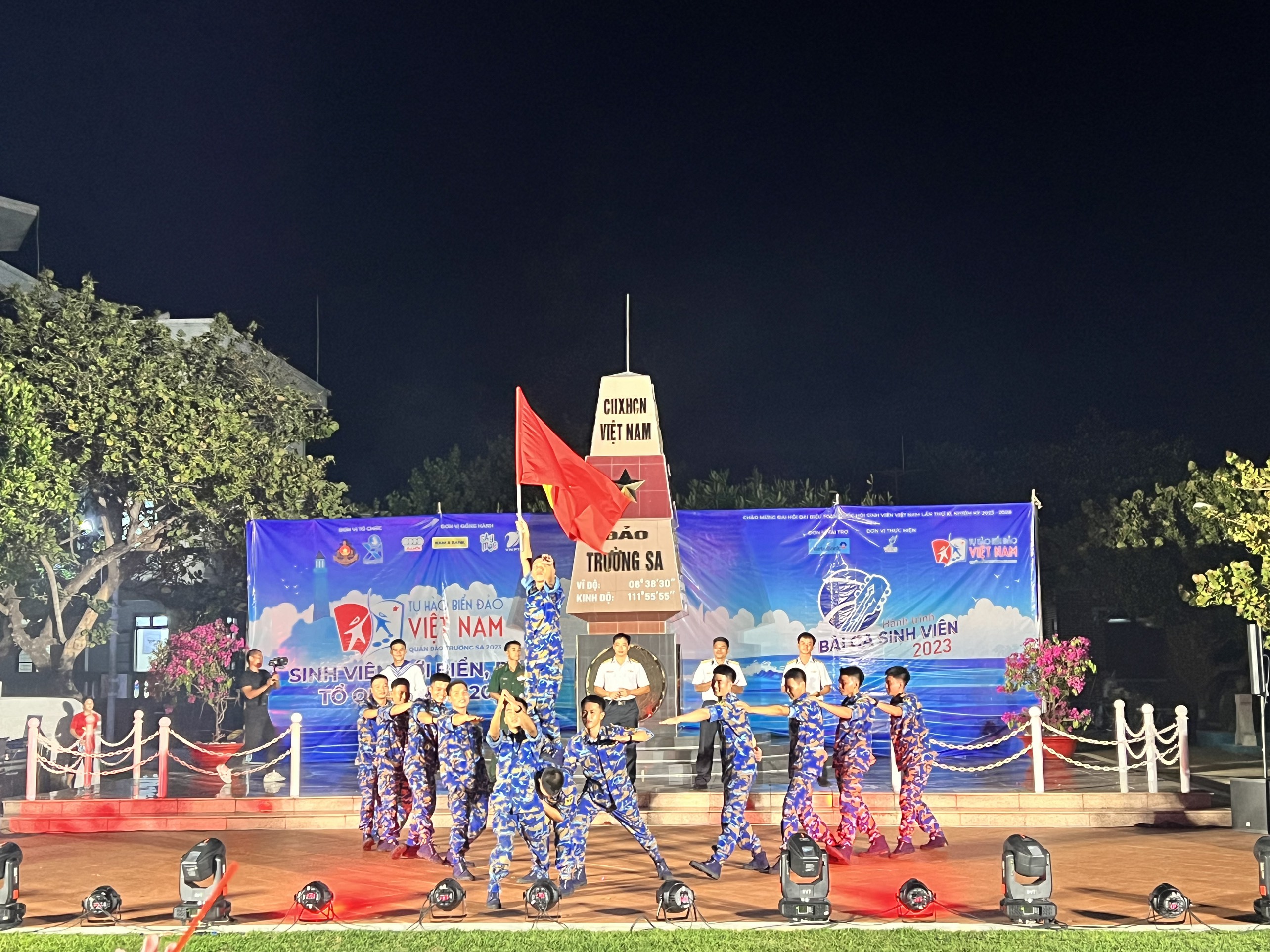 Media/1003_hdu_doanthanhnien/FolderFunc/202306/Images/van-nghe-20230609101310-e.jpg