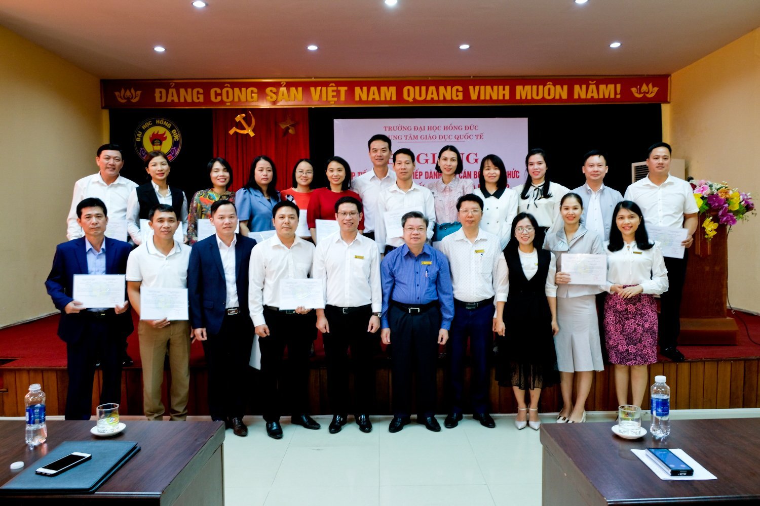 Bế giảng lớp tiếng Anh tổng quát dành cho cán bộ, công chức UBND huyện, xã, trên địa bàn tỉnh Thanh Hóa năm 2022