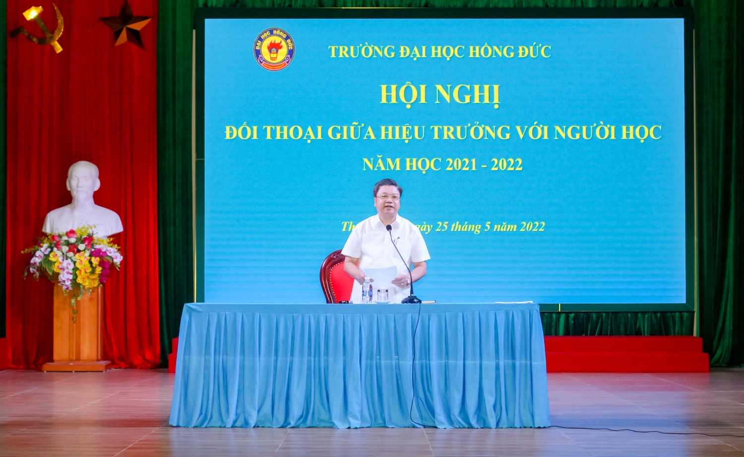 Hội nghị đối thoại giữa Hiệu trưởng Nhà trường với người học năm học 2021 - 2022