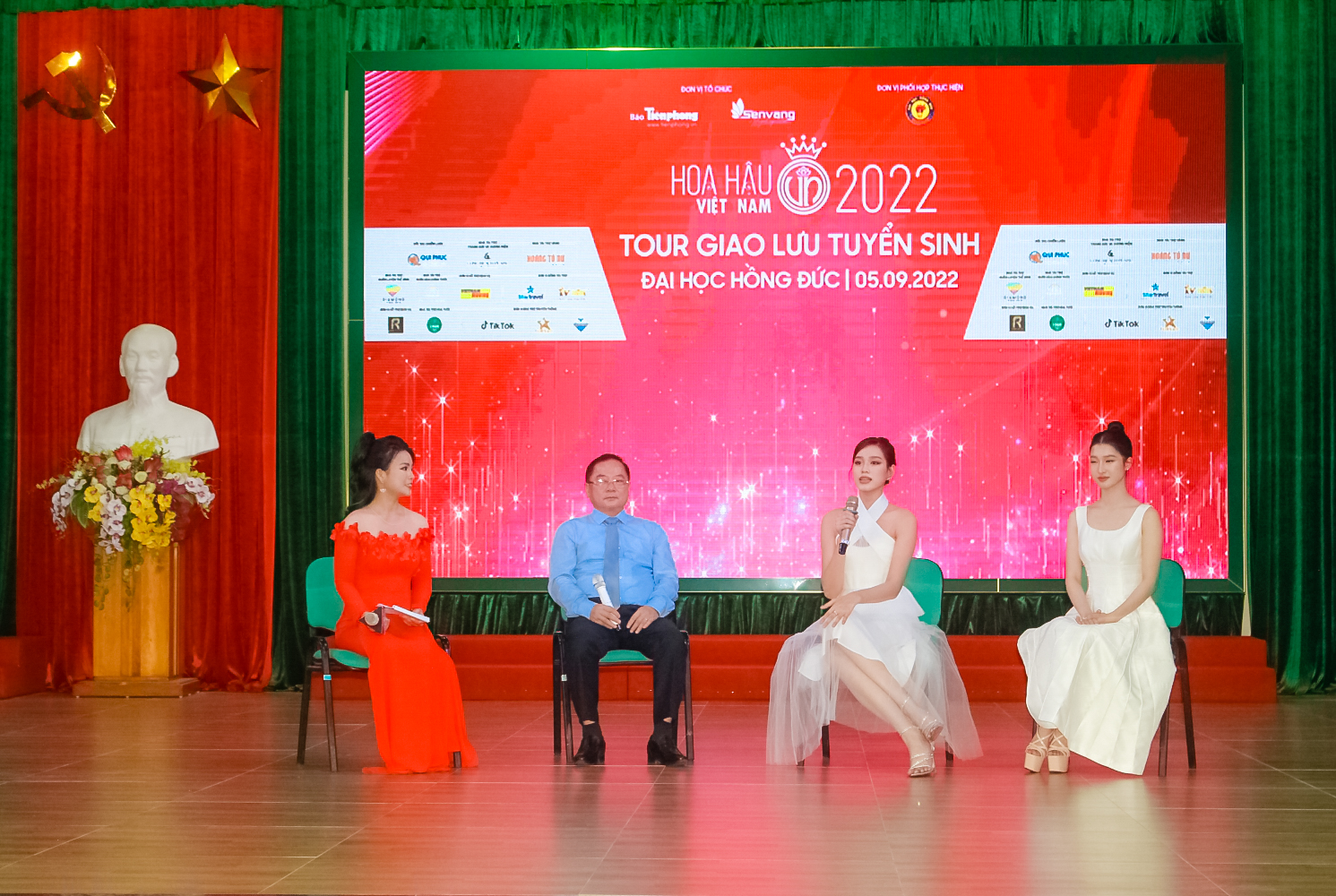 Giao lưu tuyển sinh Hoa hậu Việt Nam 2022 tại Trường Đại học Hồng Đức