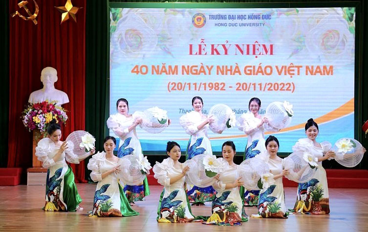 Trường Đại học Hồng Đức long trọng tổ chức Lễ kỷ niệm 40 năm ngày Nhà giáo Việt Nam (20/11/1982 – 20/11/2022).