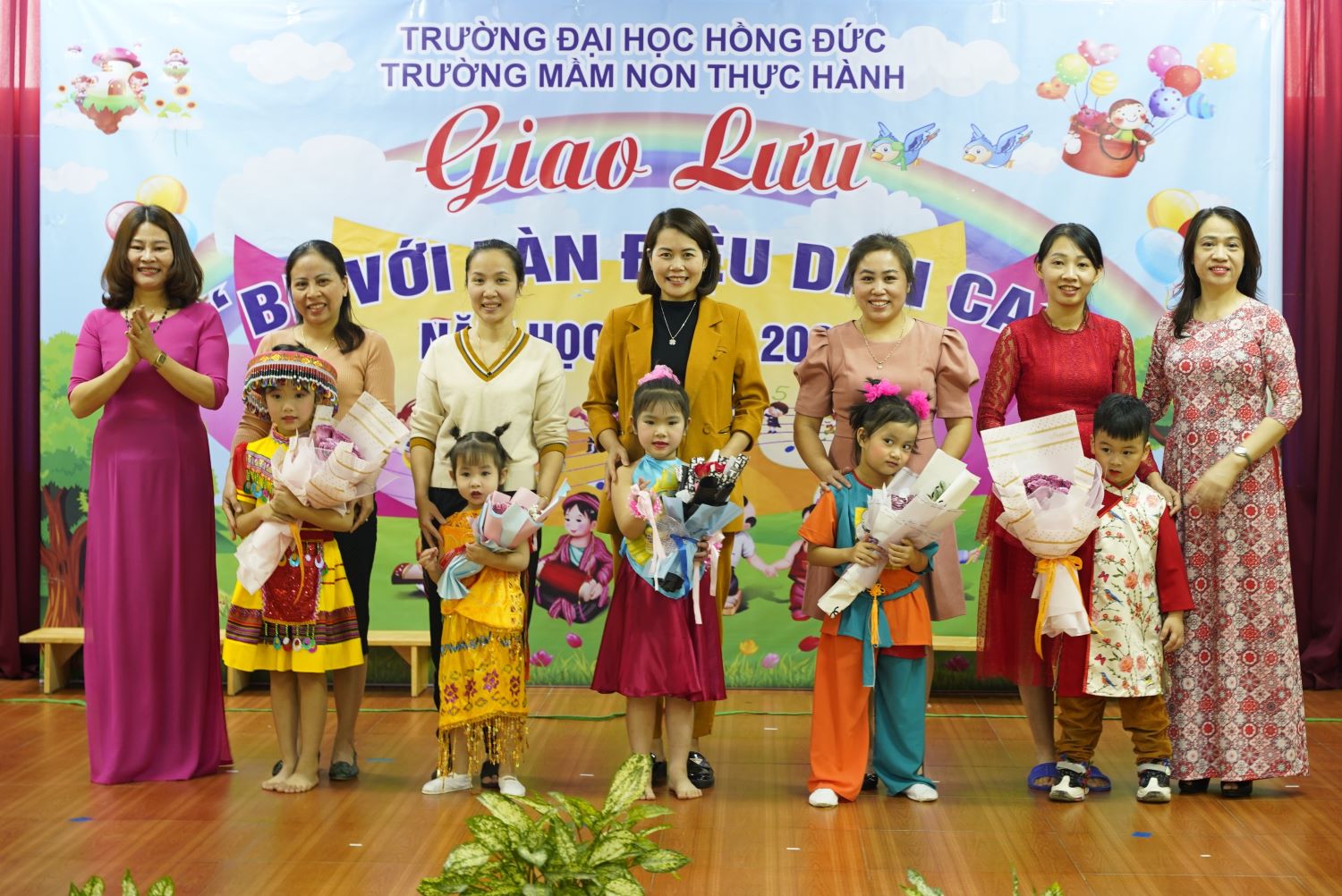 Trường mầm non thực hành Hồng Đức với chương trình giao lưu “Bé với làn điệu dân ca” chào mừng năm mới 2023