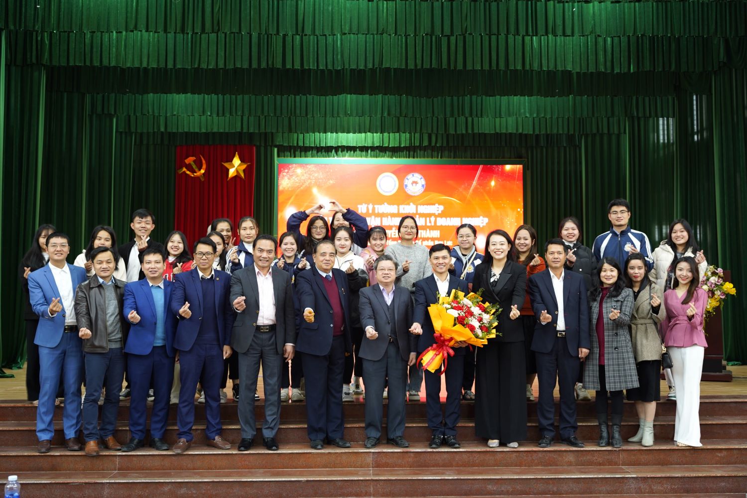 Truyền cảm hứng khởi nghiệp qua chương trình đào tạo kỹ năng khởi nghiệp, lập nghiệp cho sinh viên theo Chương trình mục tiêu quốc gia giảm nghèo bền vững năm 2022 của Bộ Giáo dục và Đào tạo