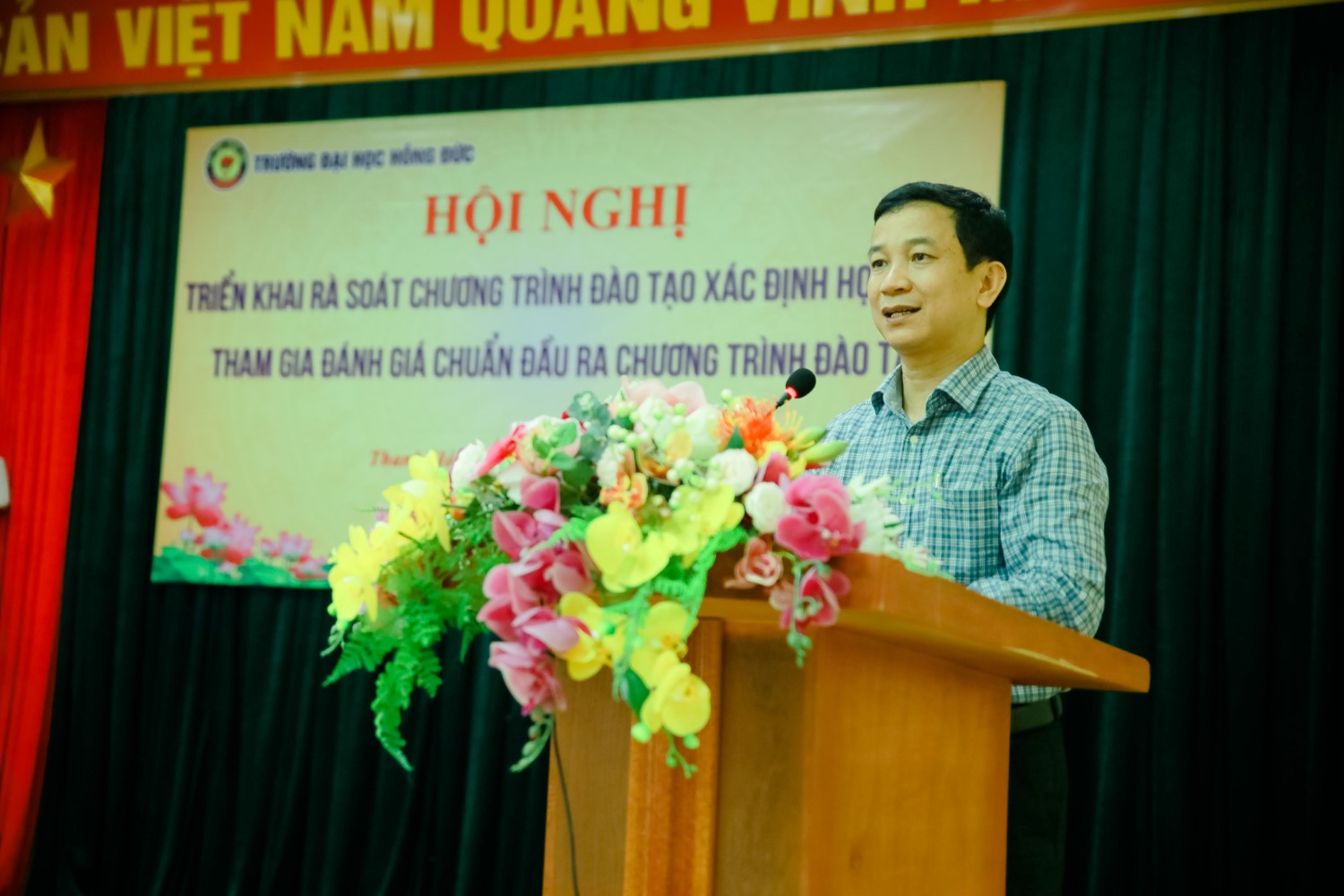 Trường Đại học Hồng Đức tổ chức Hội nghị triển khai rà soát chương trình đào tạo, xác định học phần tham gia đánh giá chuẩn đầu ra chương trình đào tạo