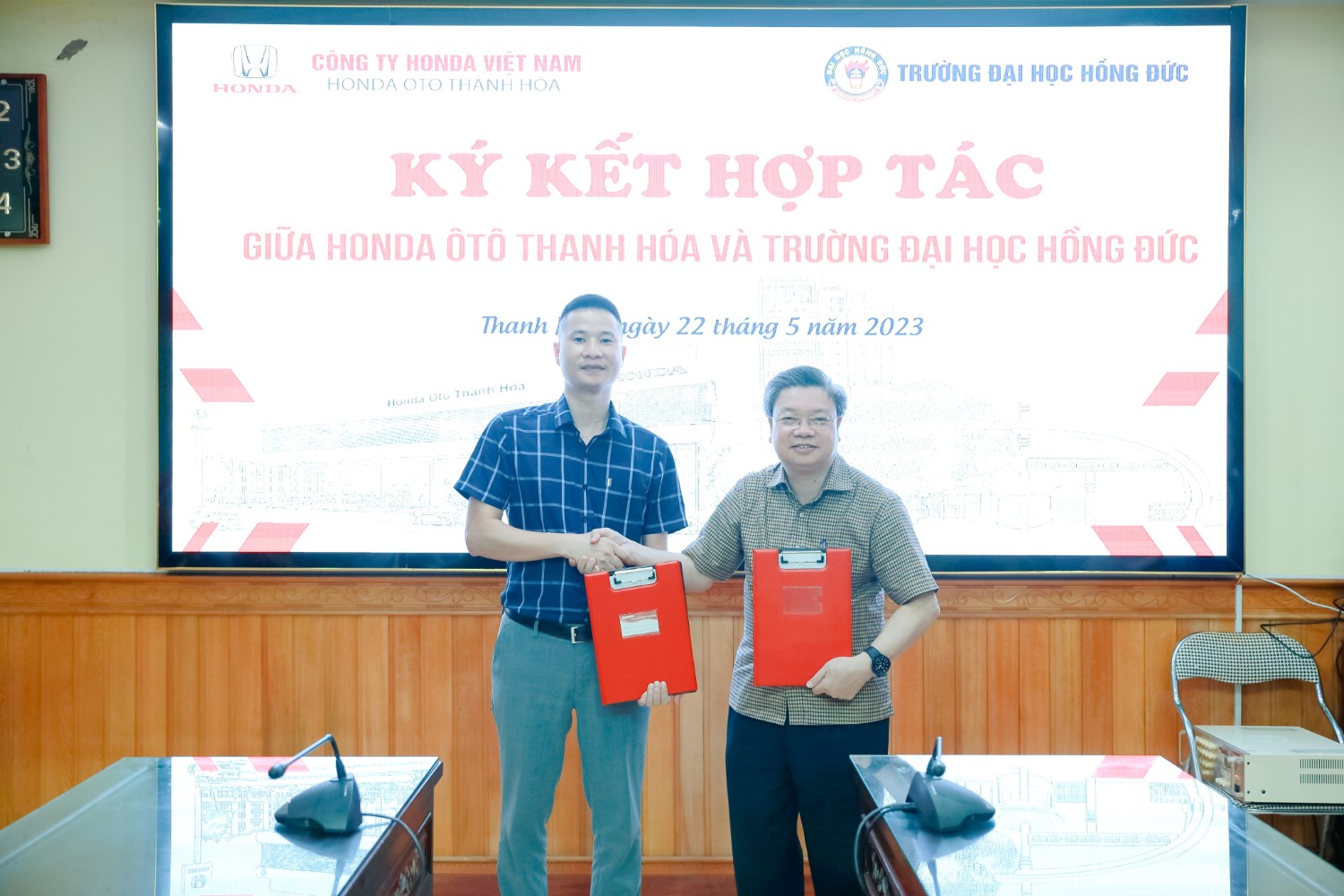 Ký kết chương trình hợp tác giữa Trường Đại học Hồng Đức và Công ty Honda Ô tô Thanh Hoá