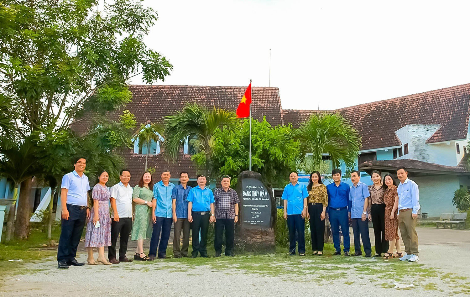 Đoàn cán bộ Trường Đại học Hồng Đức tổ chức hoạt động về nguồn tại một số di tích lịch sử cách mạng, văn hóa tại tỉnh Quảng Ngãi và tỉnh Quảng Nam