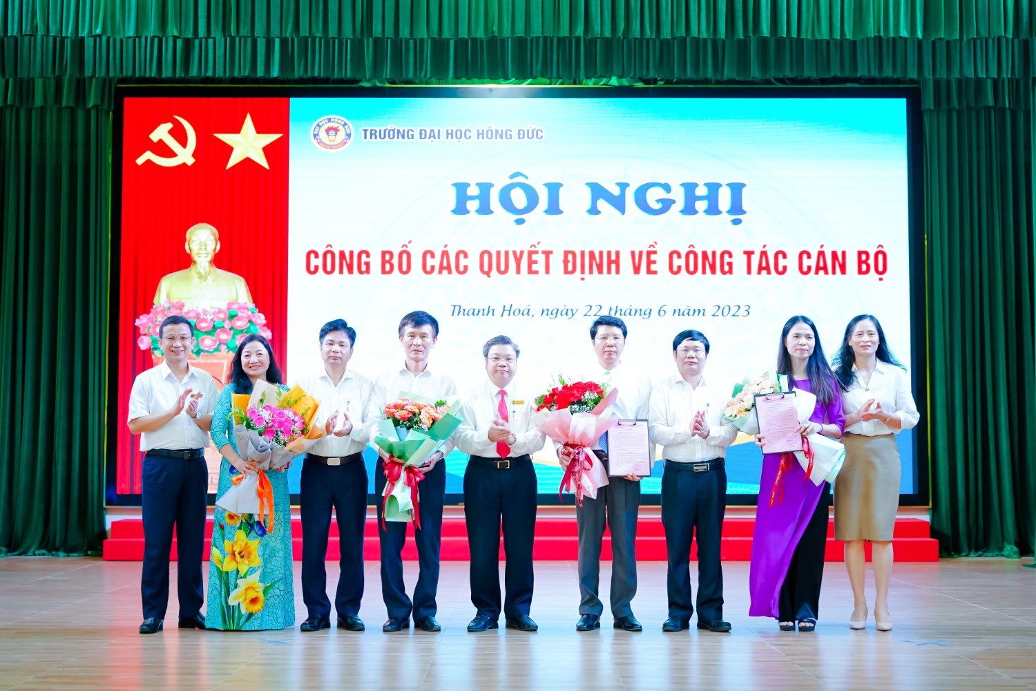 Hội nghị công bố các Quyết định về công tác Cán bộ Trường Đại học Hồng Đức