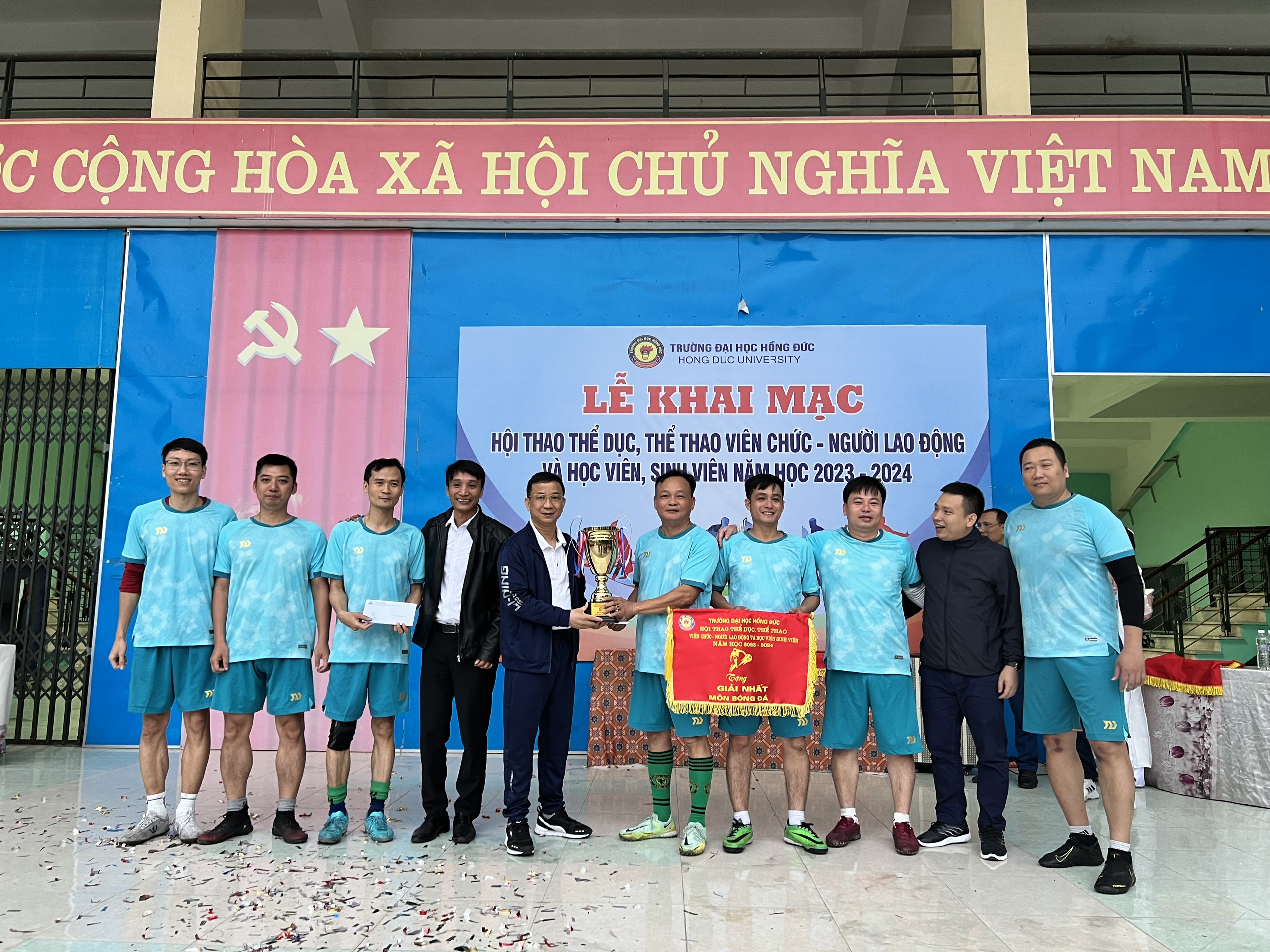 Sôi nổi Giải bóng đá viên chức - người lao động và học viên sinh viên Trường Đại học Hồng Đức năm học 2023 – 2024