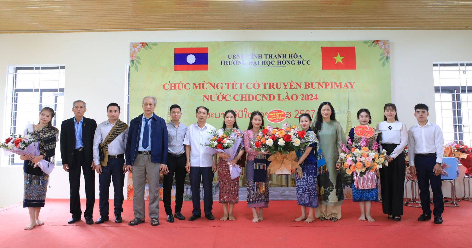 Trường Đại học Hồng Đức tổ chức Tết cổ truyền Bunpimay 2024  cho Lưu học sinh Lào