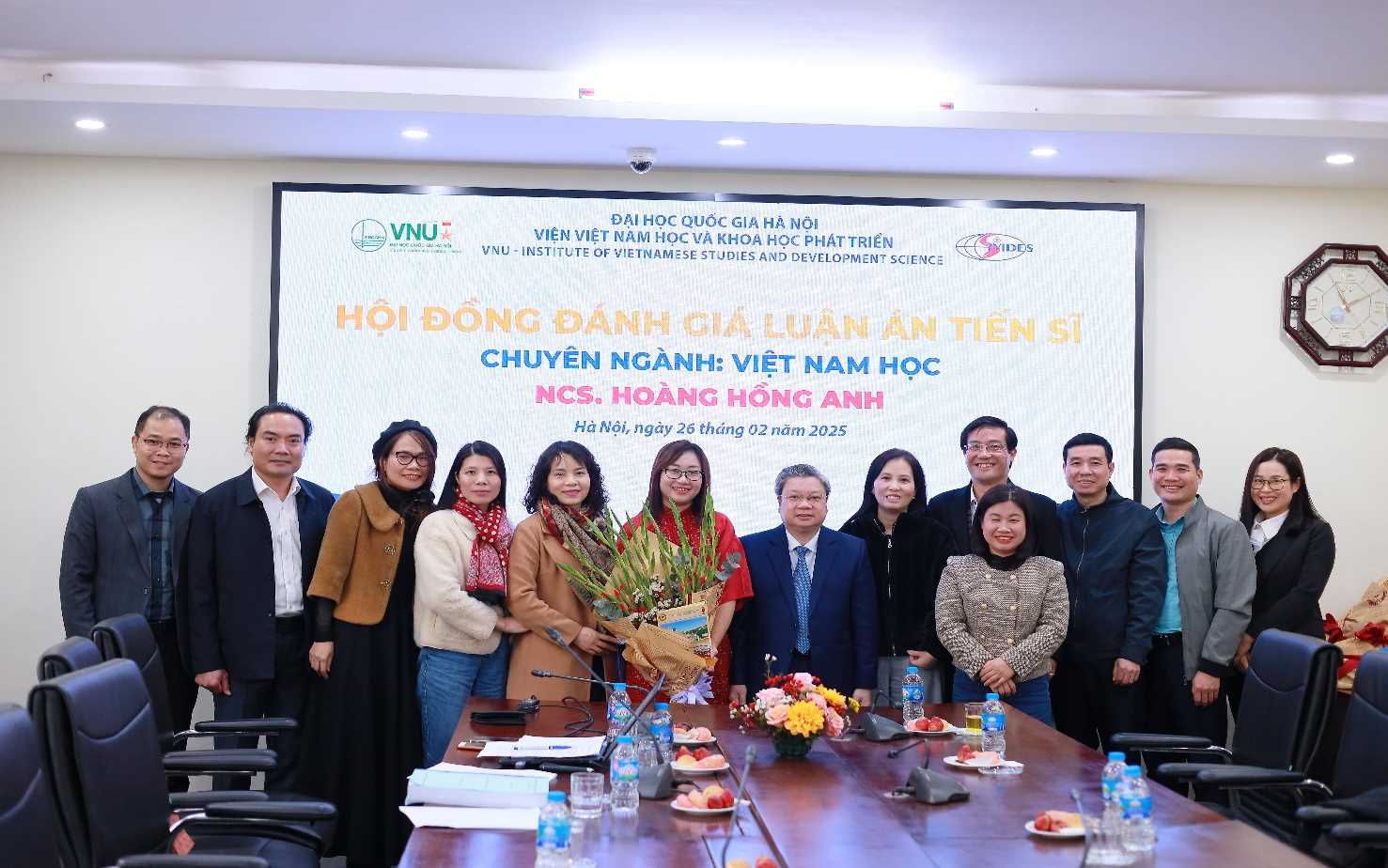Nghiên cứu sinh Hoàng Hồng Anh, Giảng viên Bộ môn Việt Nam học – Du lịch, Khoa Khoa học Xã hội, Trường Đại học Hồng Đức đã bảo vệ thành công luận án tiến sĩ