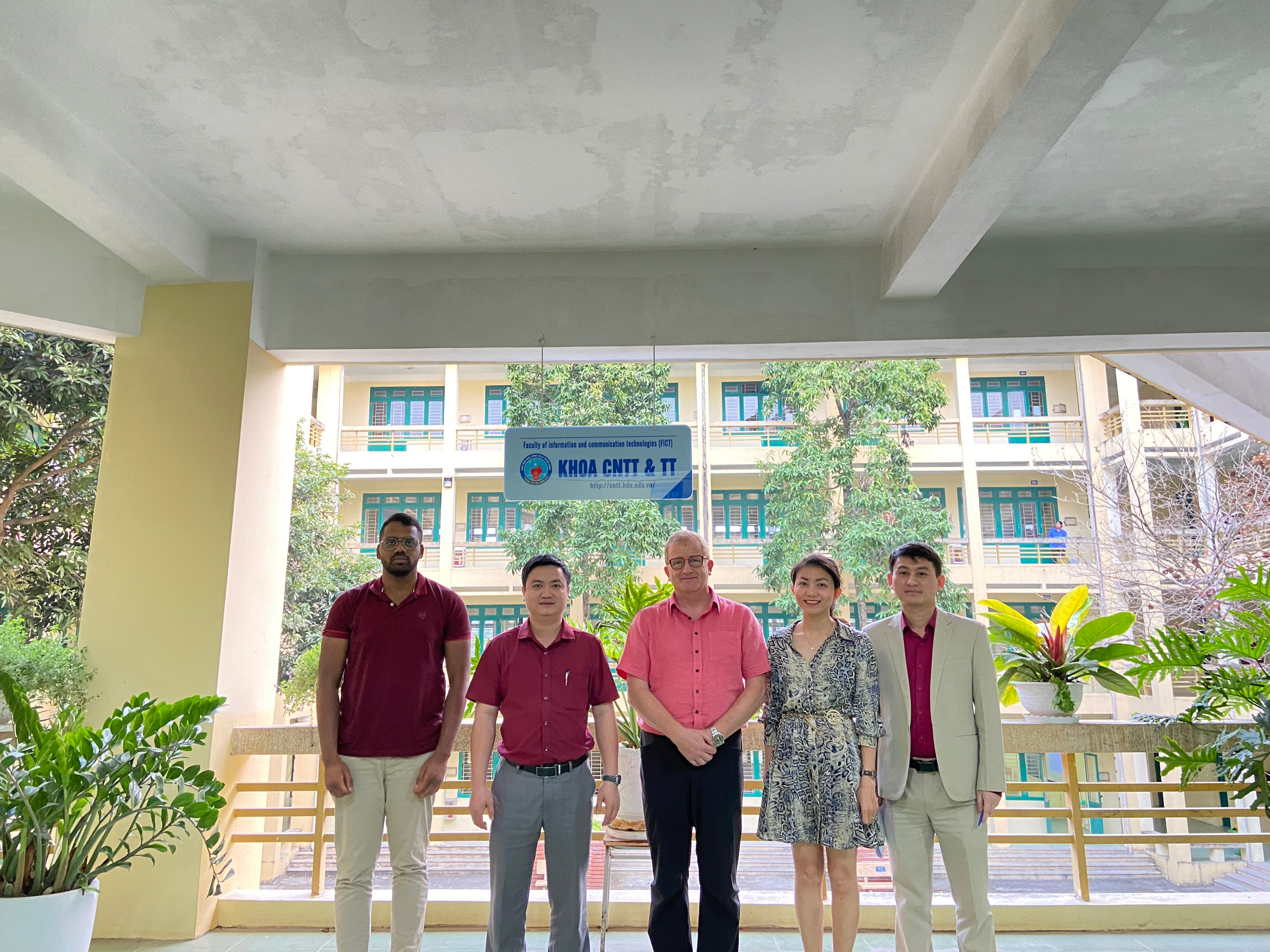 Tổng kết hoạt động đón học viên tại Đại học PolyTech Tours, Cộng hòa Pháp về thực tập tại Khoa Công nghệ thông tin và truyền thông 