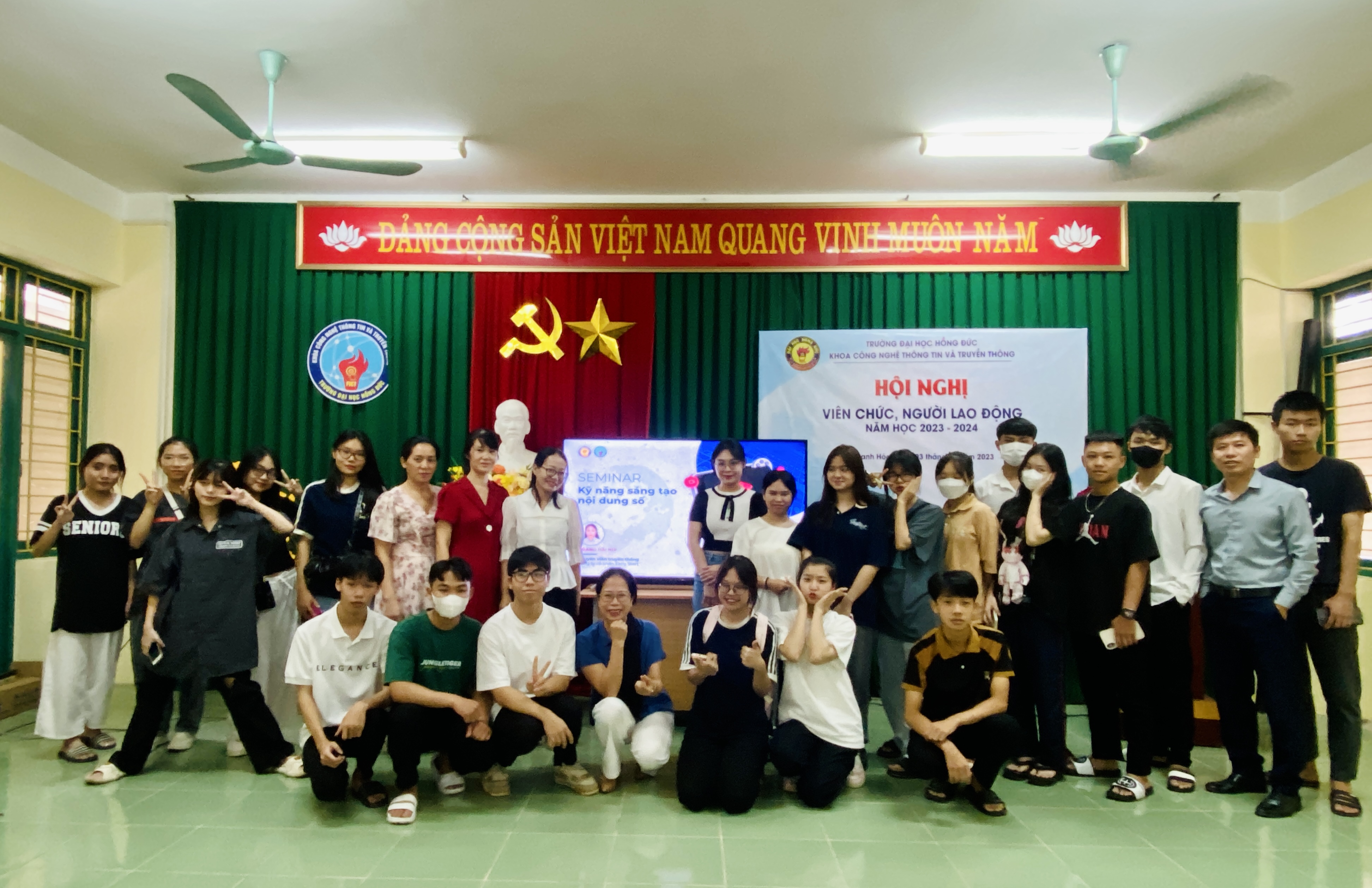 Buổi seminar với chủ đề "Kỹ năng sáng tạo nội dung số" - Khoa Công nghệ thông tin và Truyền thông