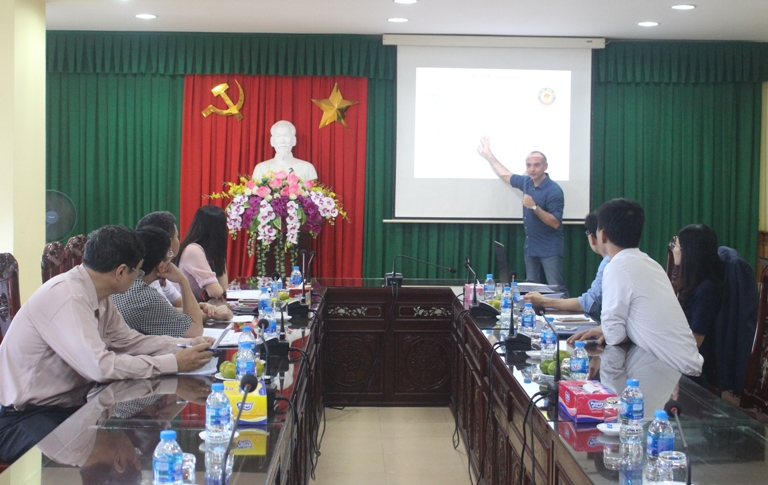 Trường Đại học Hồng Đức làm việc với GS. Mathieu, trường Đại học Polytech Tours, Cộng hòa Pháp