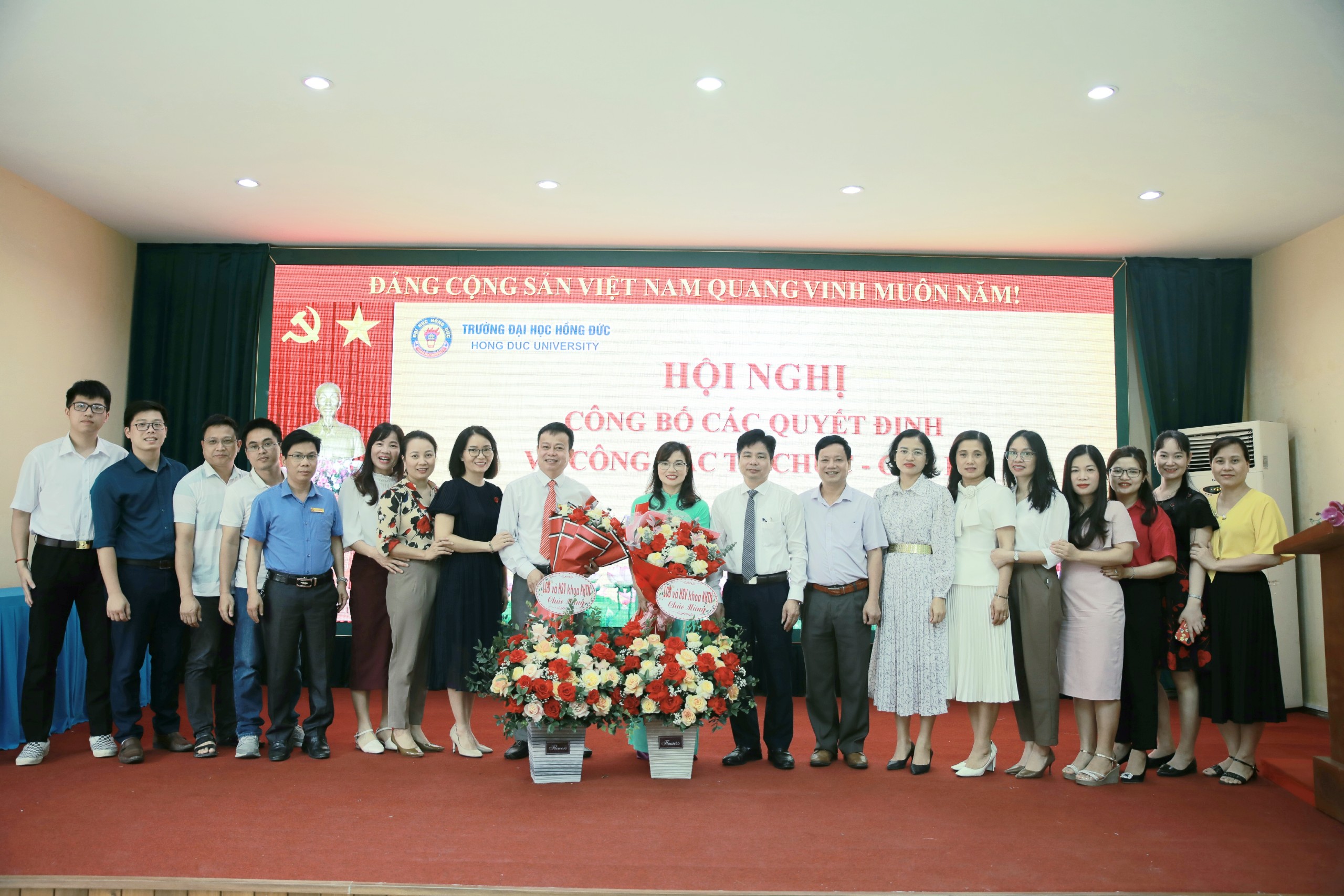 Trường Đại học Hồng Đức tổ chức Hội nghị công bố Quyết định bổ nhiệm chức vụ Hiệu trưởng trường TH, THCS&THPT Hồng Đức,  Trưởng khoa Khoa học Tự nhiên và các vị trí lãnh đạo khác