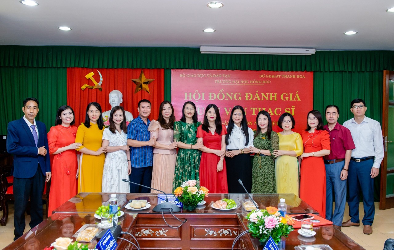 Học viên cao học chuyên ngành Ngôn ngữ Việt Nam khóa 14 bảo vệ thành công luận văn thạc sĩ