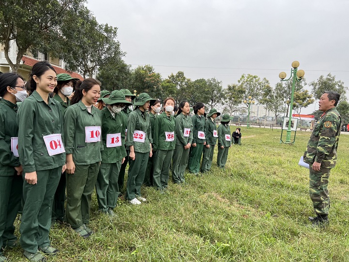 SINH VIÊN NGOẠI NGỮ VỚI HỘI THAO GIÁO DỤC QUỐC PHÒNG VÀ AN NINH HSSV NĂM HỌC 2022-2023