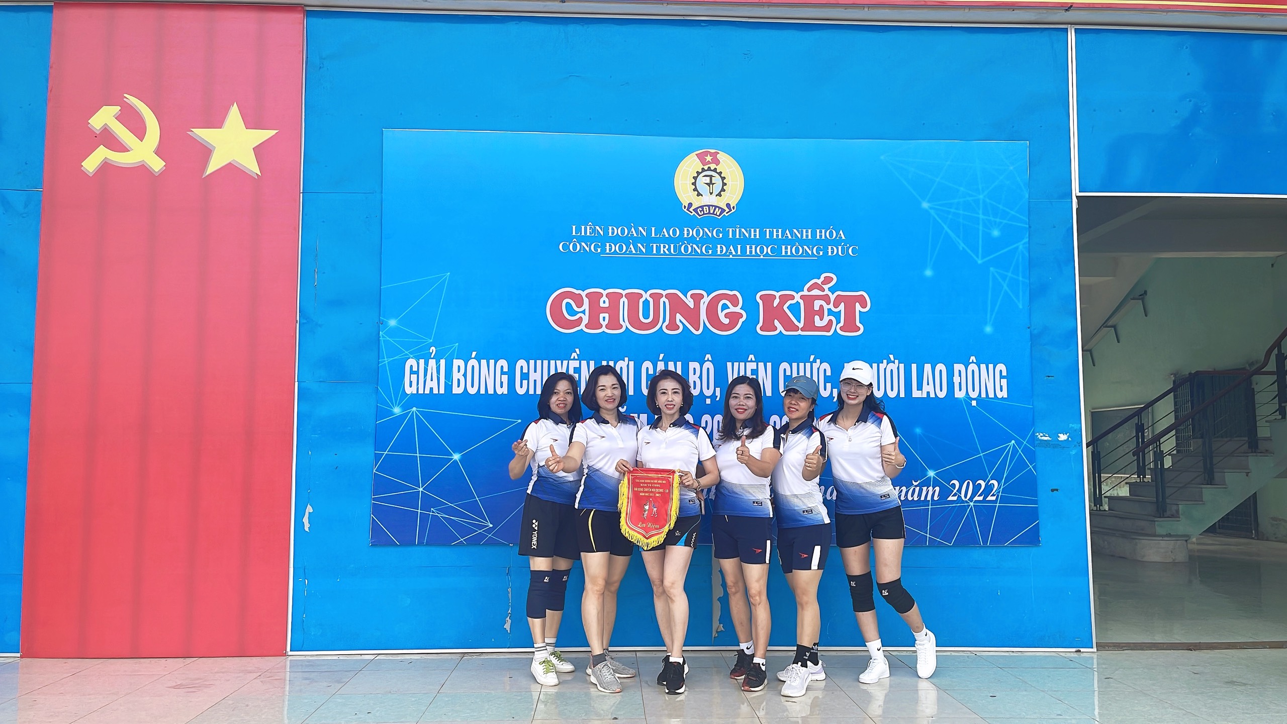 TIN VỀ VÒNG CHUNG KẾT GIẢI BÓNG CHUYỀN HƠI CBVC-LĐ NĂM HỌC 2021-2022