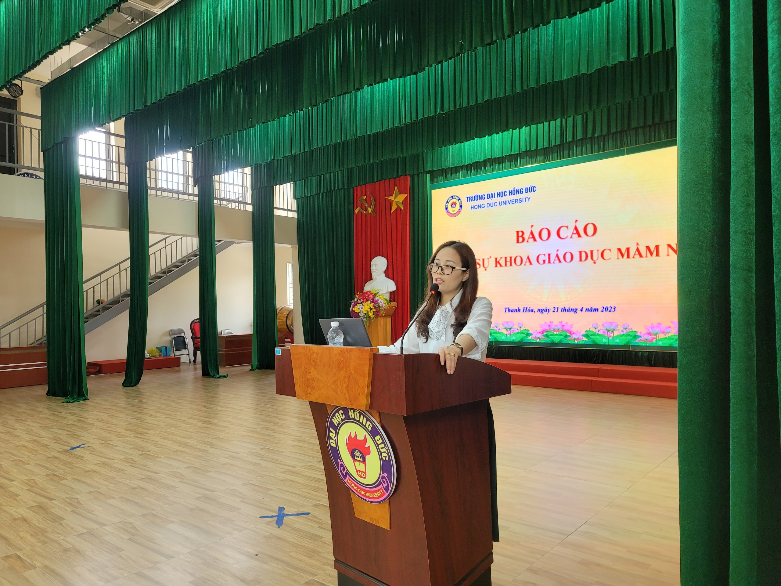 Khoa Giáo dục Mầm non tổ chức cho sinh viên nghe Báo cáo thời sự Năm học 2022 - 2023