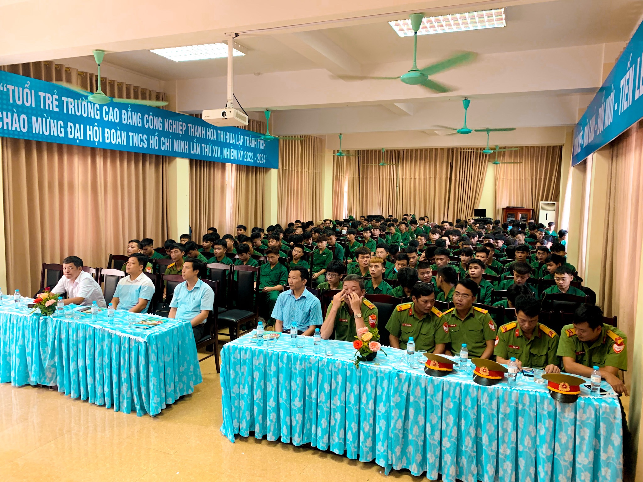Lễ Khai giảng khóa học Giáo dục Quốc phòng An ninh (K1) cho sinh viên Trường Cao Đẳng Công Nghiệp Thanh Hoá.