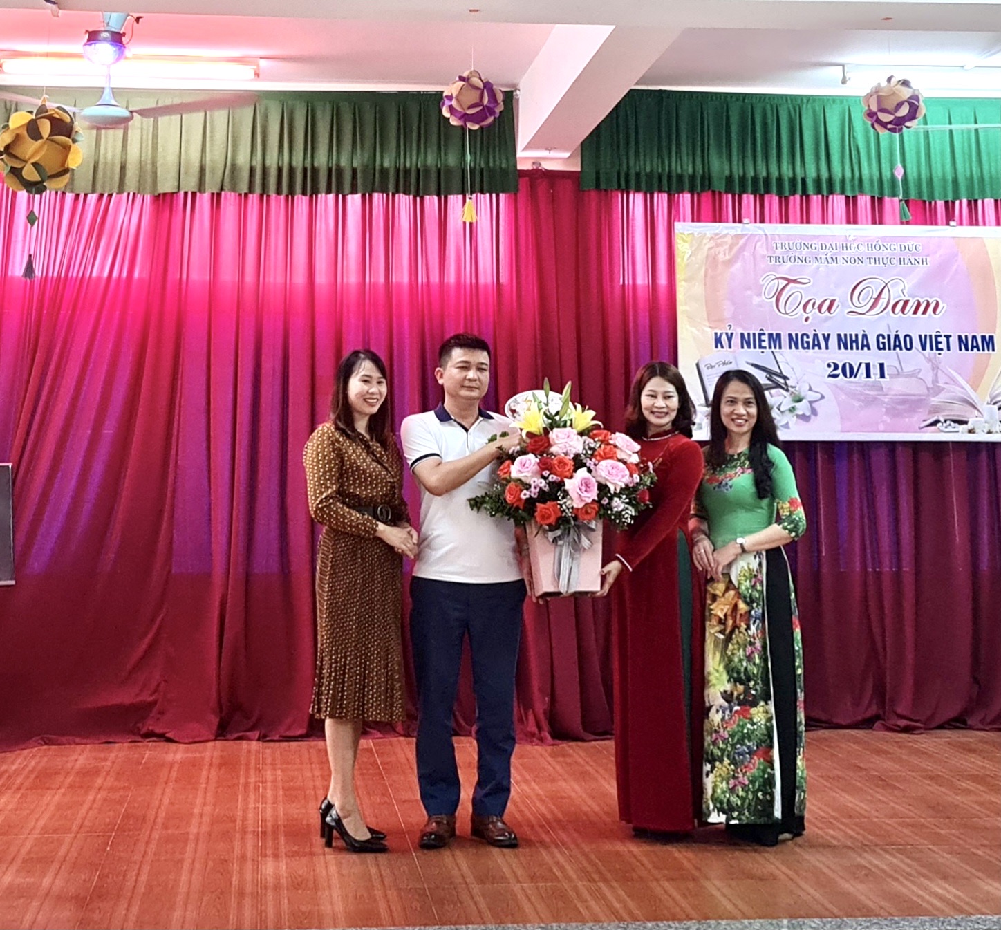 Trường MN Thực Hành Hồng Đức tổ chức buổi tọa đàm kỷ niệm 40 năm ngày Nhà giáo Việt Nam
