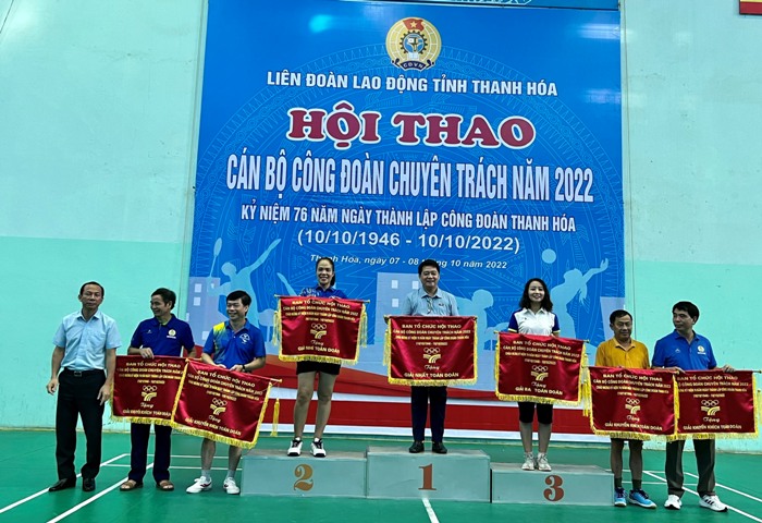 Đoàn vận động viên Cụm thi đua số 3 đạt giải Nhất toàn đoàn Hội thao cán bộ Công đoàn chuyên trách tỉnh Thanh Hóa năm 2022