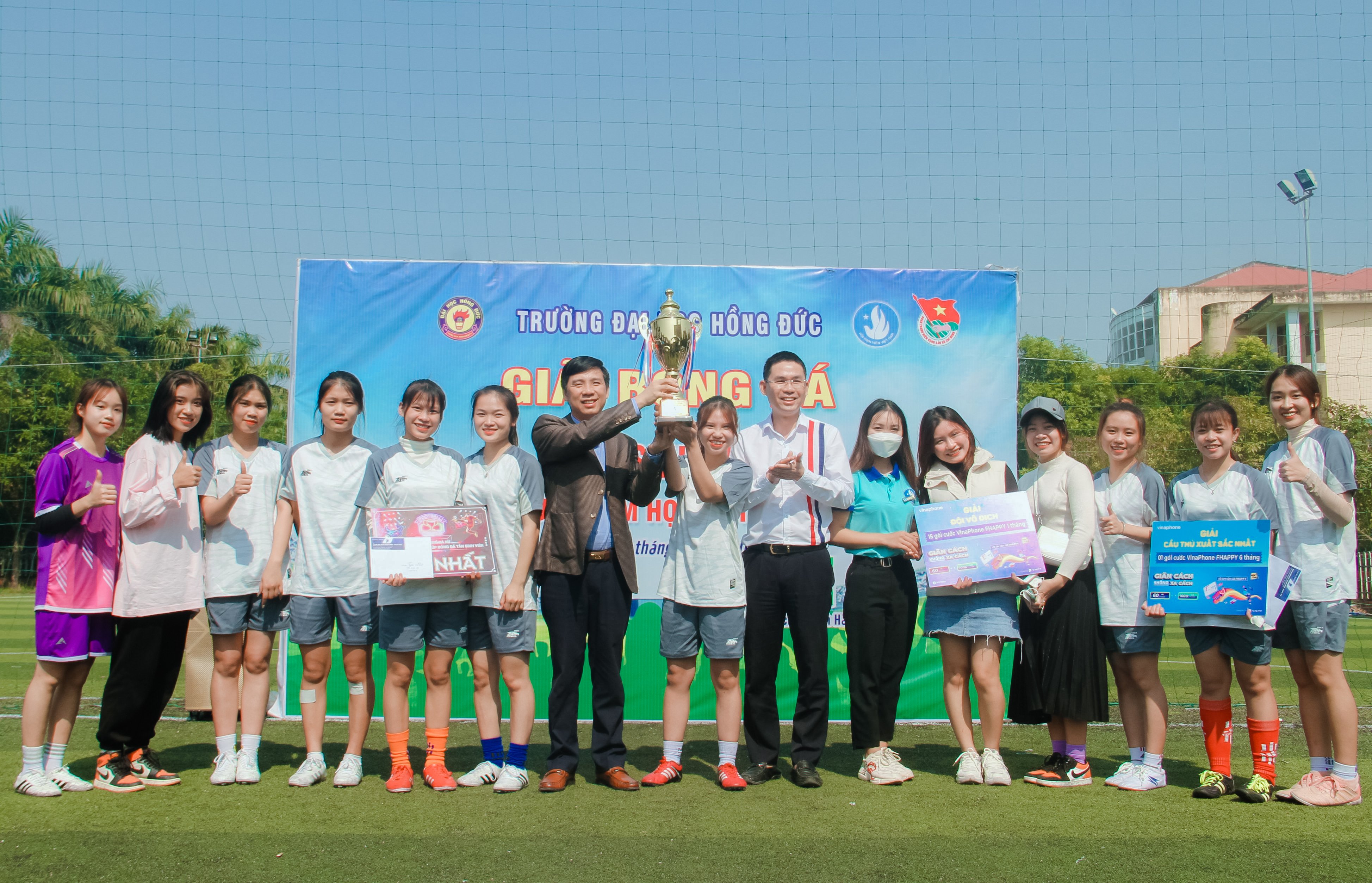 Giải bóng đá Tân sinh viên K24, K43 năm học 2021- 2022 chào mừng 39 năm ngày Nhà giáo Việt nam 20/11