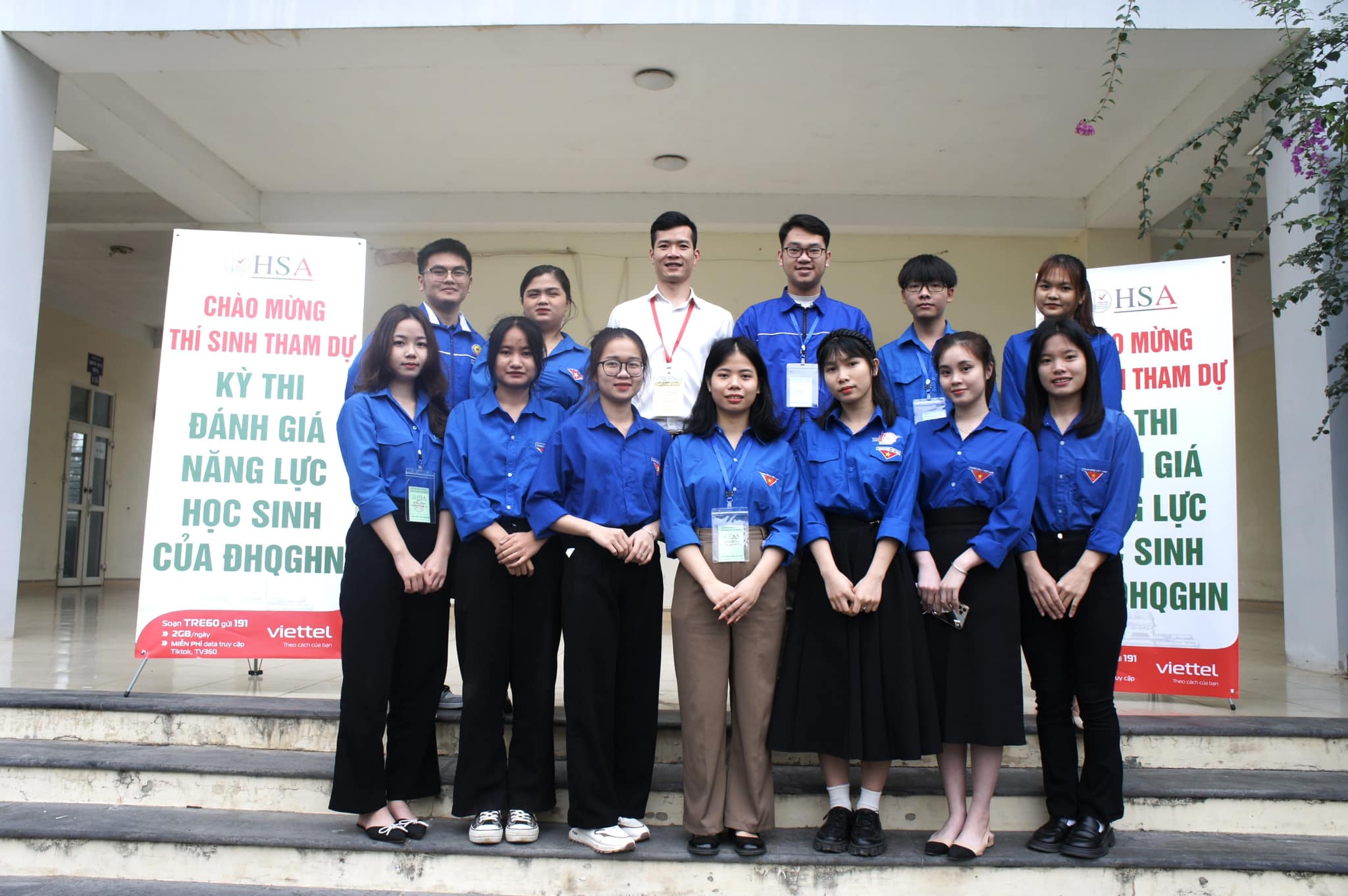 Đoàn viên sinh viên tích cực tham gia hỗ trợ kỳ thi đánh giá tư duy, năng lực của ĐH Bách khoa Hà Nội và ĐH Quốc gia Hà Nội