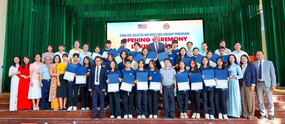 Các hoạt động tháng 10 của Chương trình học bổng tiếng Anh Access do Đại sứ quán Hoa Kỳ tại Việt Nam tài trợ.
