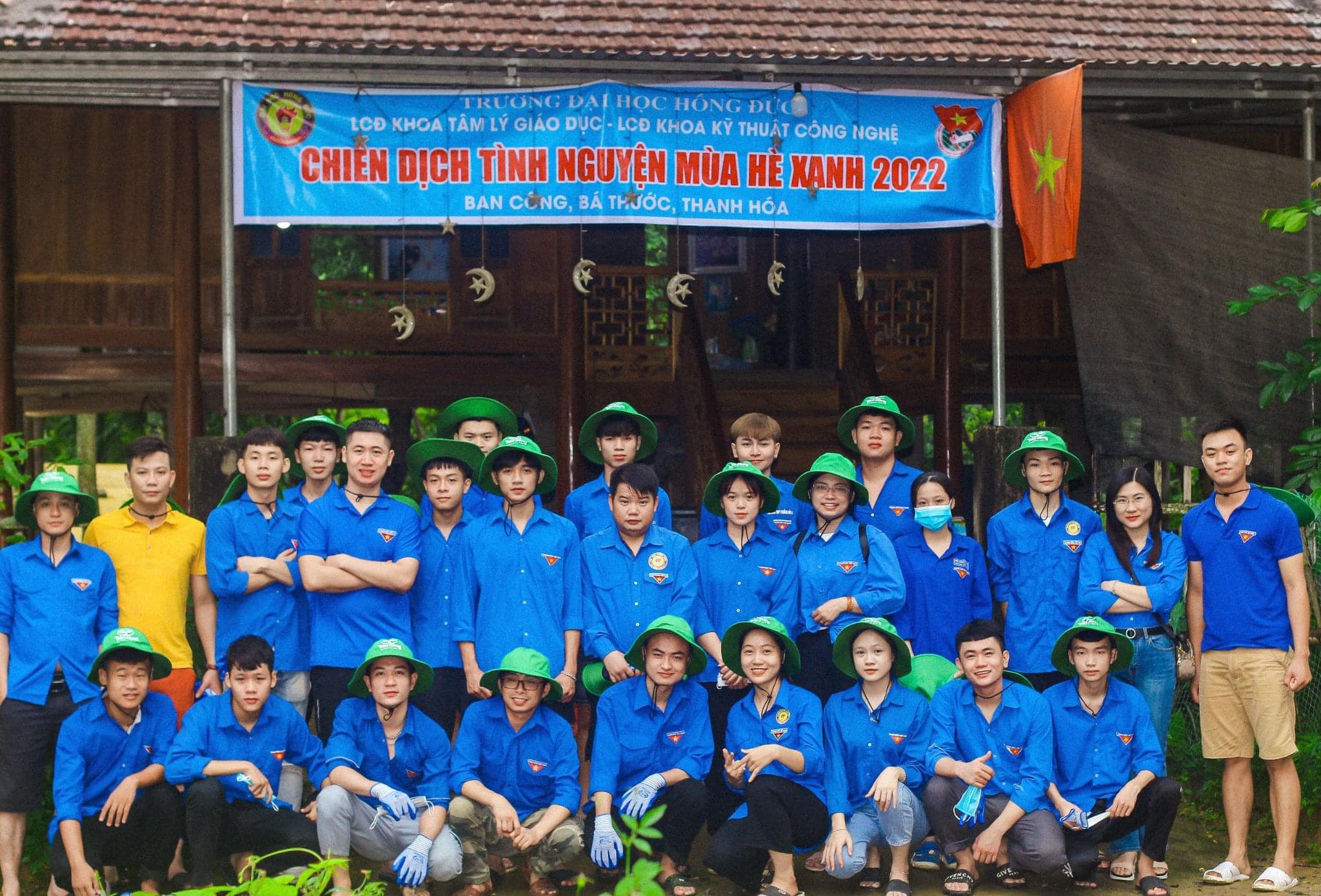 Sinh viên tình nguyện Khoa Kỹ thuật công nghệ tham gia chiến dịch tình nguyện "Mùa hè xanh 2022 " tại xã Ban Công, huyện Bá Thước