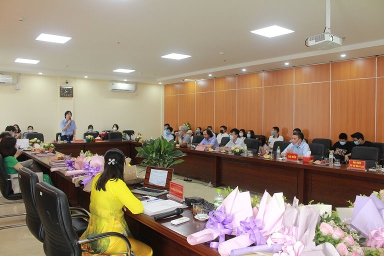 NCS Nguyễn Thị Hoàng Hương bảo vệ thành công LATS cấp trường với đề tài: "Thi pháp thơ Nguyễn Duy"