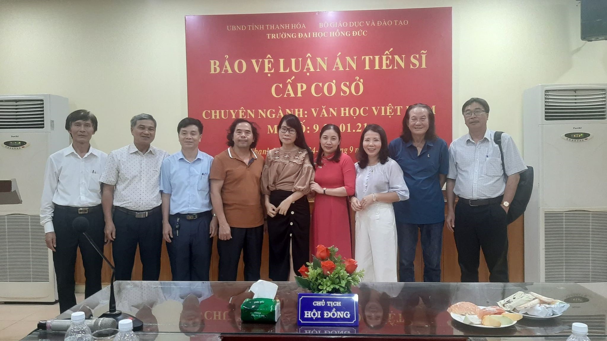 Ba nghiên cứu sinh chuyên ngành Văn học Việt Nam bảo vệ thành công luận án tiến sĩ cấp cơ sở