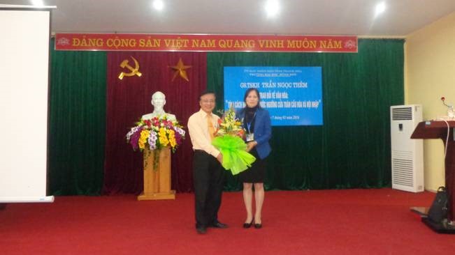 GS. TSKH Trần Ngọc Thêm nói chuyện chuyên đề “Tính cách người Việt trước ngưỡng cửa toàn cầu hóa và hội nhập”