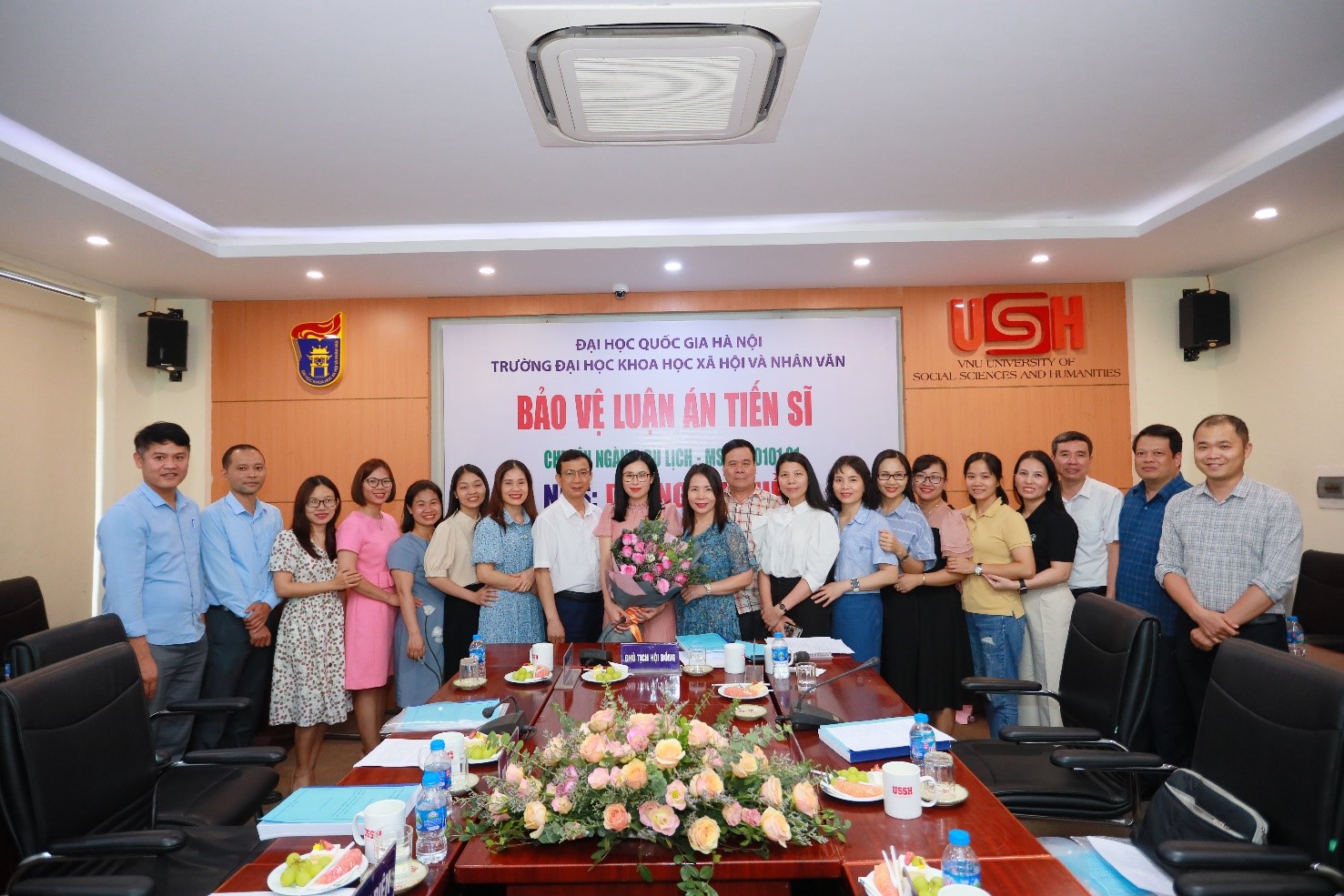 Giảng viên Dương Thị Hiền bảo vệ thành công luận án tiến sĩ chuyên ngành Du lịch cấp Đại học Quốc gia Hà Nội