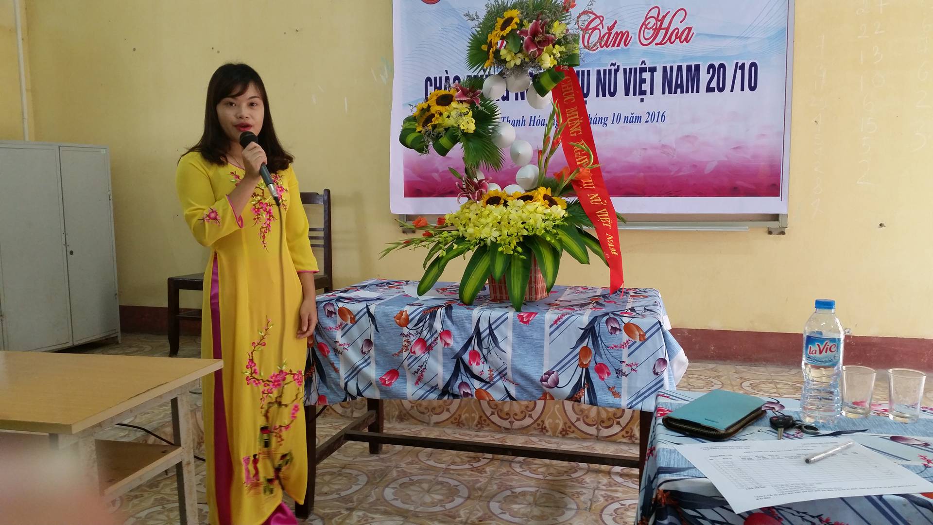 Hội thi cắm hoa chào mừng Ngày Phụ nữ Việt Nam 20/10/2016