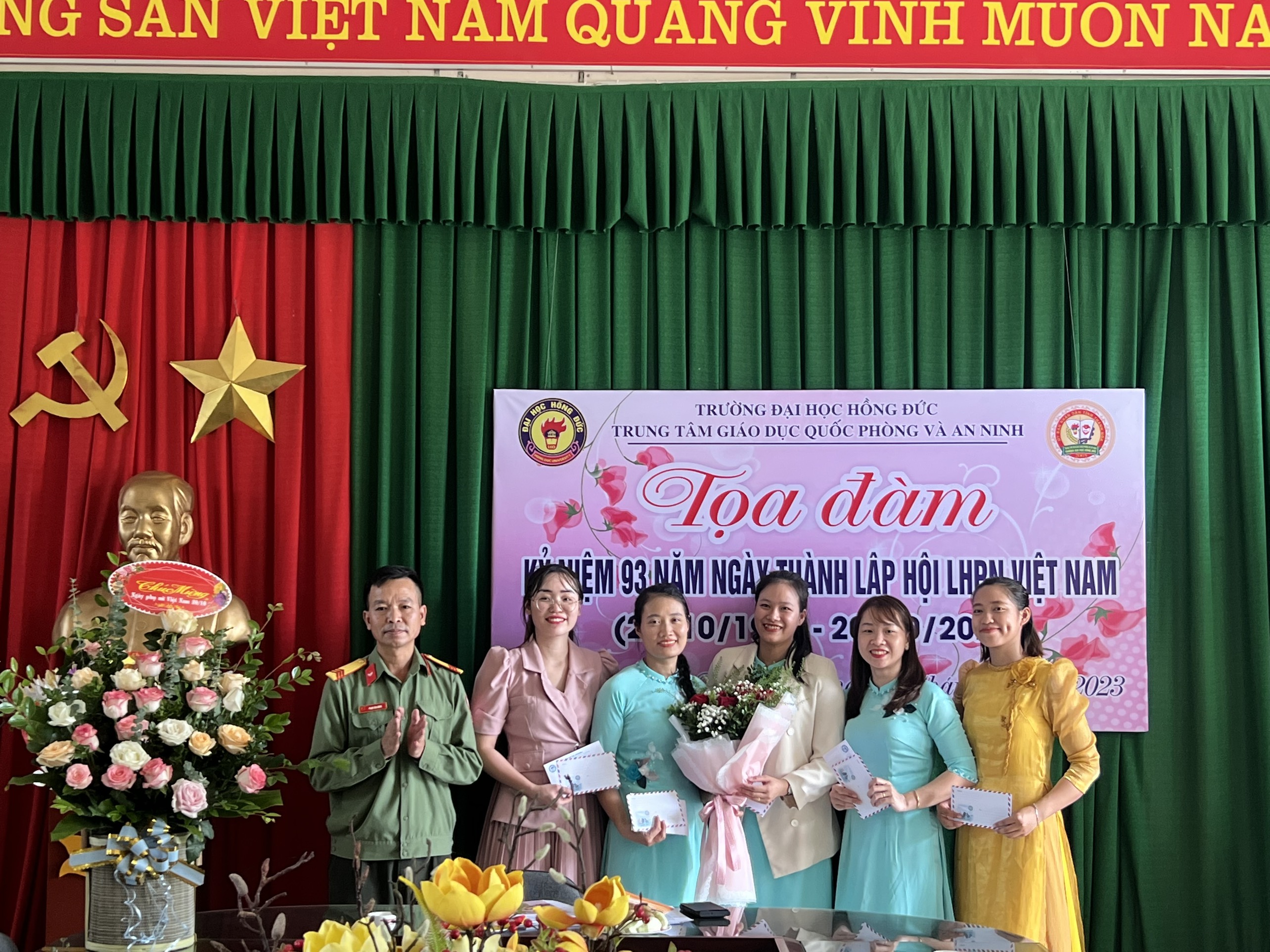 Trung tâm GDQPAN tổ chức Tọa đàm kỷ niệm 93 năm ngày truyền thống Phụ nữ Việt Nam 20-10