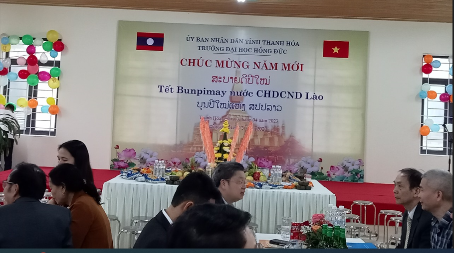 Trường Đại học Hồng Đức tổ chức Chương trình Tết cổ truyền Bunpimay cho Lưu học sinh Lào